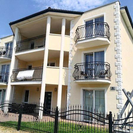 Villa Over Lake 미엘노 외부 사진
